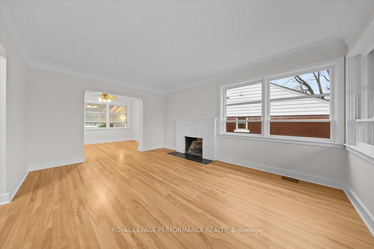 Photo 32 of 234 Knox Crescent, Ottawa, Riverview Park — HOMEH