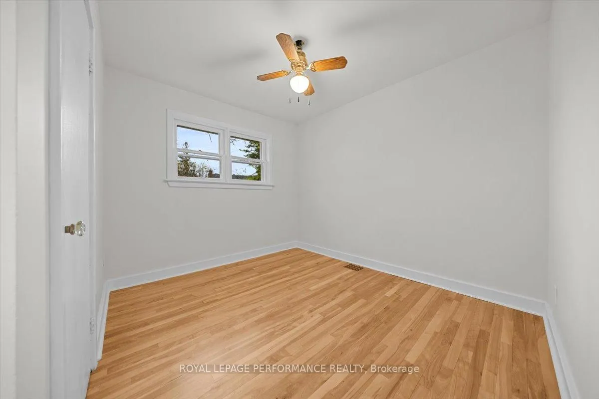 Photo 184 of 234 Knox Crescent, Ottawa, Riverview Park — HOMEH