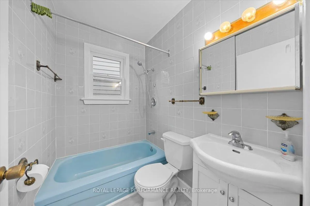 Photo 202 of 234 Knox Crescent, Ottawa, Riverview Park — HOMEH