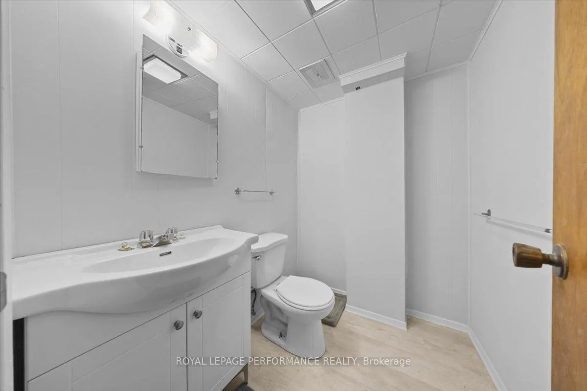 Photo 262 of 234 Knox Crescent, Ottawa, Riverview Park — HOMEH