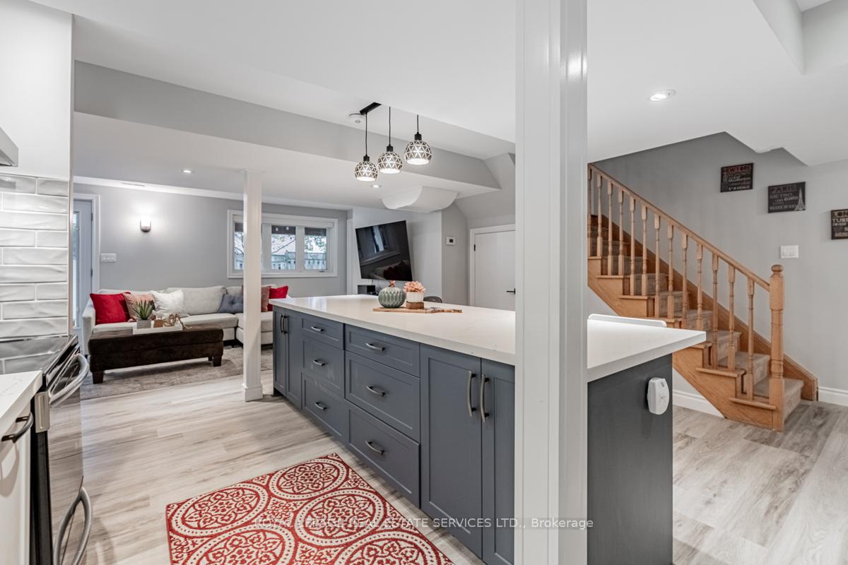 Photo 2 of Unit Unit 2, 59 The Westway, Etobicoke, Willowridge-Martingrove-Richview — HOMEH