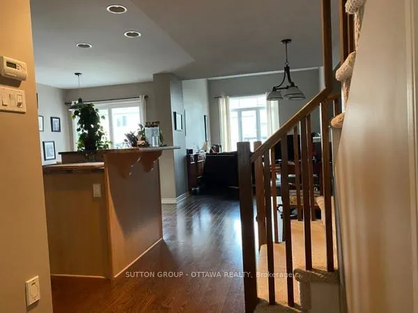 Photo 4 of 304 Grey Seal Circle, Ottawa, Riverside South/Gloucester Glen — HOMEH