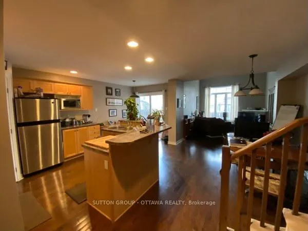 Photo 5 of 304 Grey Seal Circle, Ottawa, Riverside South/Gloucester Glen — HOMEH
