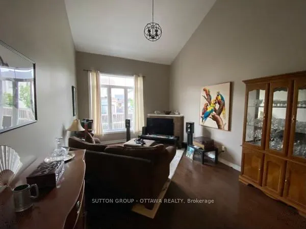 Photo 7 of 304 Grey Seal Circle, Ottawa, Riverside South/Gloucester Glen — HOMEH