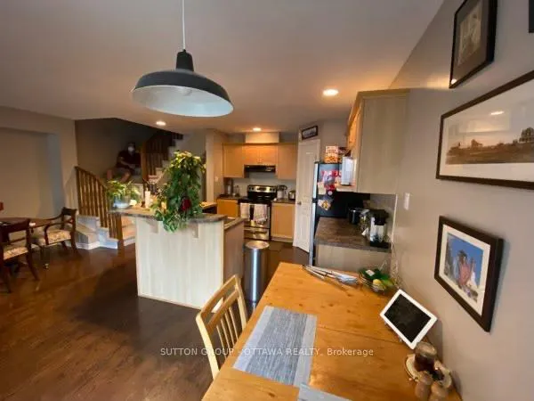 Photo 8 of 304 Grey Seal Circle, Ottawa, Riverside South/Gloucester Glen — HOMEH