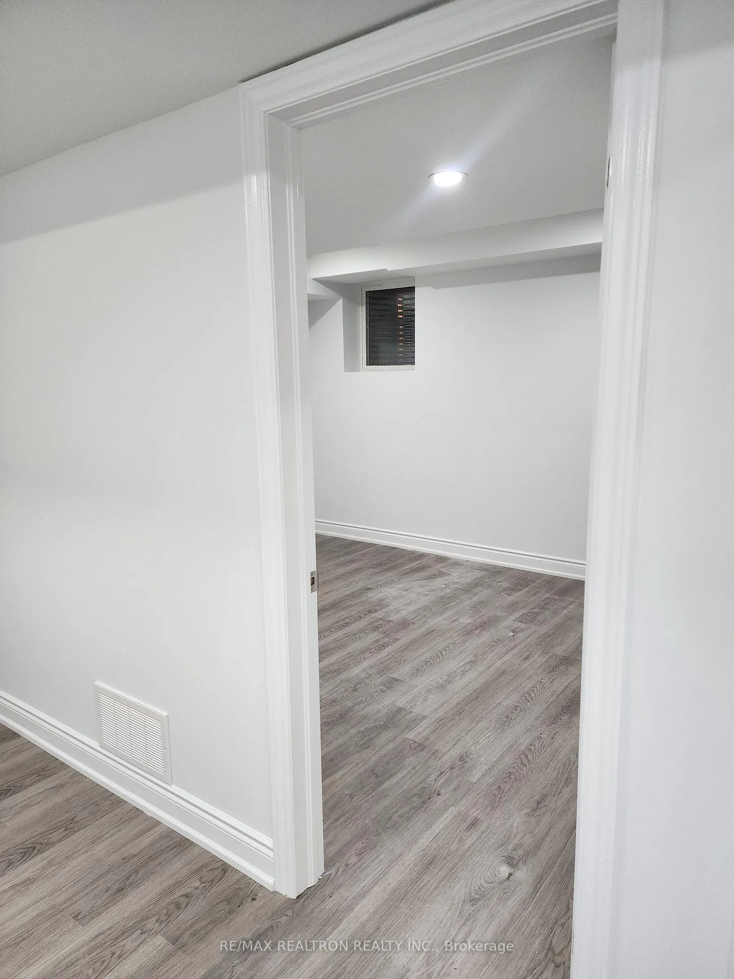 Photo 7 of 15 Mccourt Drive, Ajax, South East — HOMEH