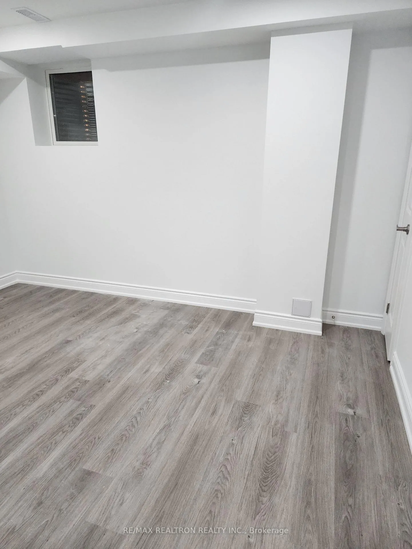 Photo 9 of 15 Mccourt Drive, Ajax, South East — HOMEH