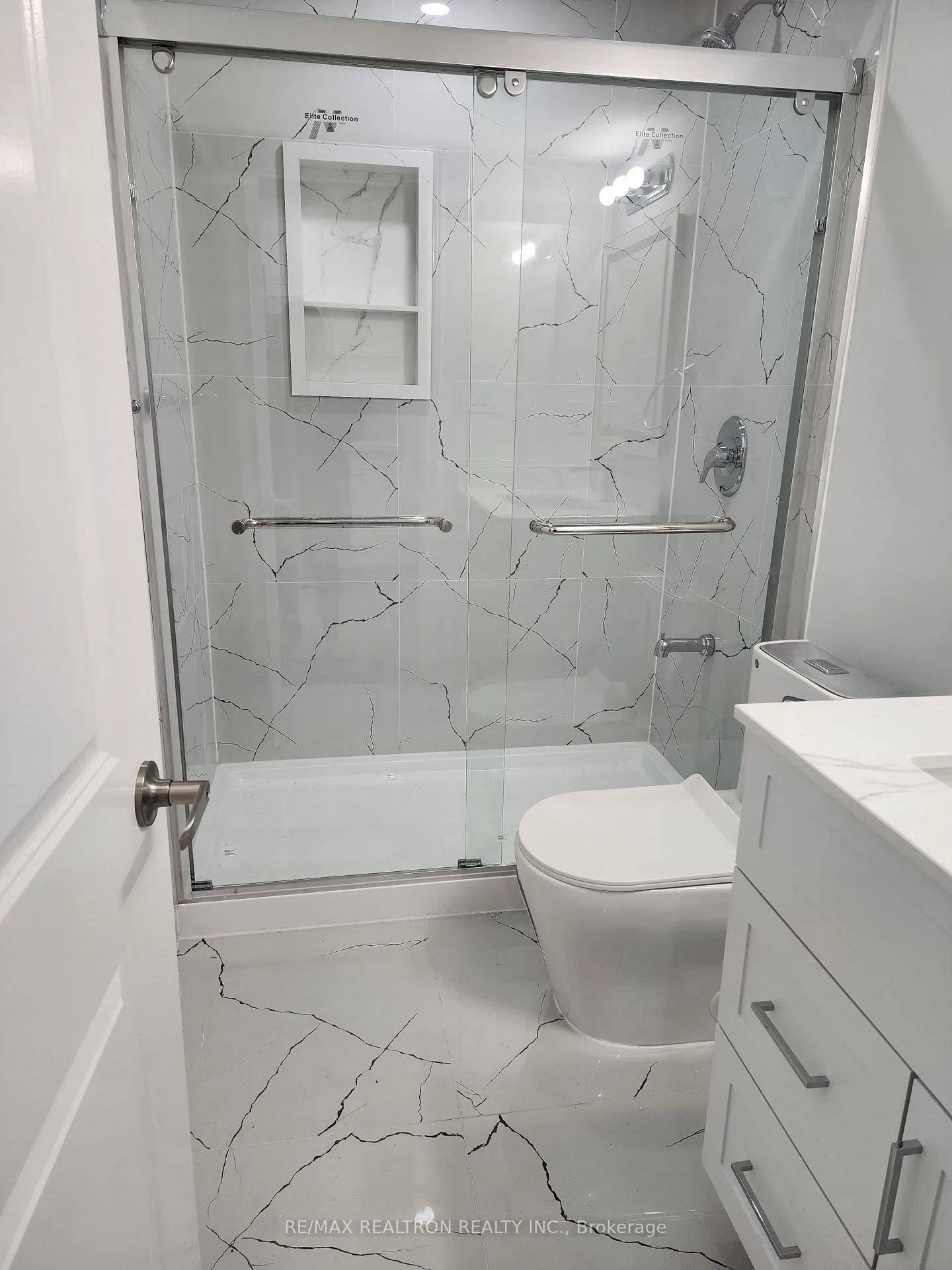Photo 12 of 15 Mccourt Drive, Ajax, South East — HOMEH
