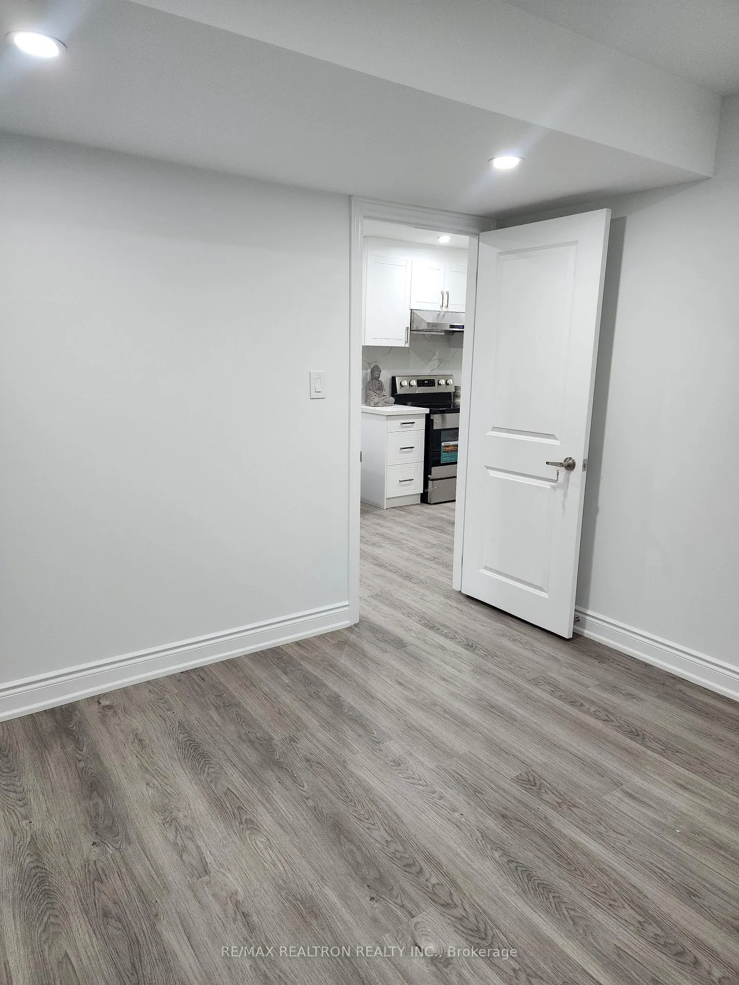 Photo 17 of 15 Mccourt Drive, Ajax, South East — HOMEH