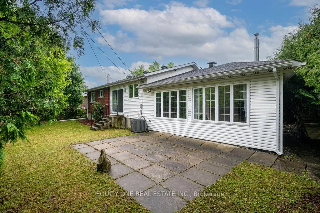 Photo 310 of 2725 Colman Street, Ottawa, Riverside Park — HOMEH