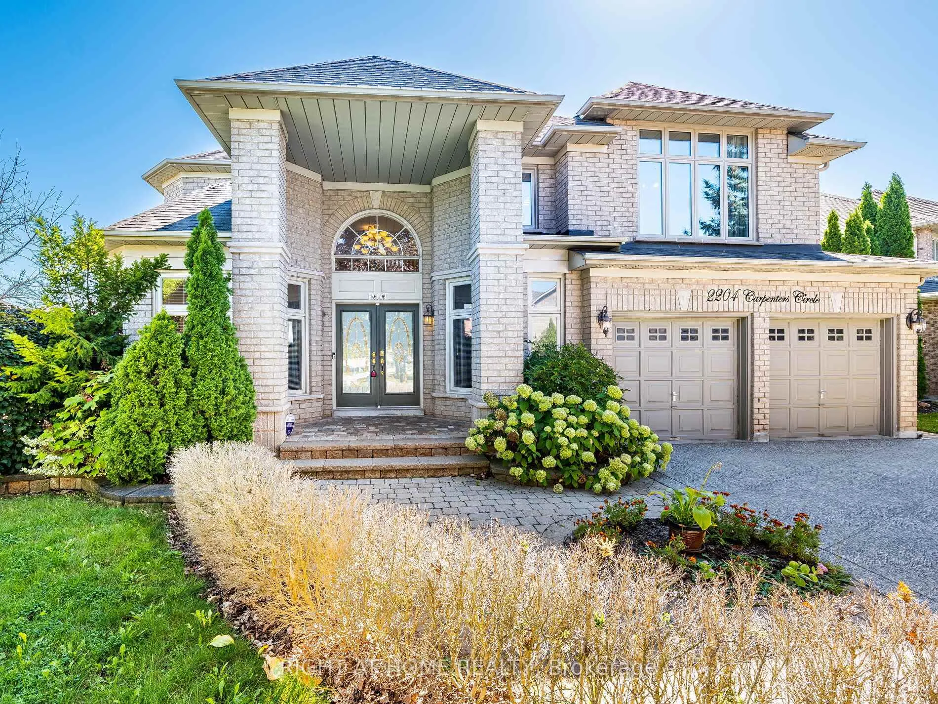 Photo 1 of 2204 Carpenters Circle, Oakville, Glen Abbey — HOMEH
