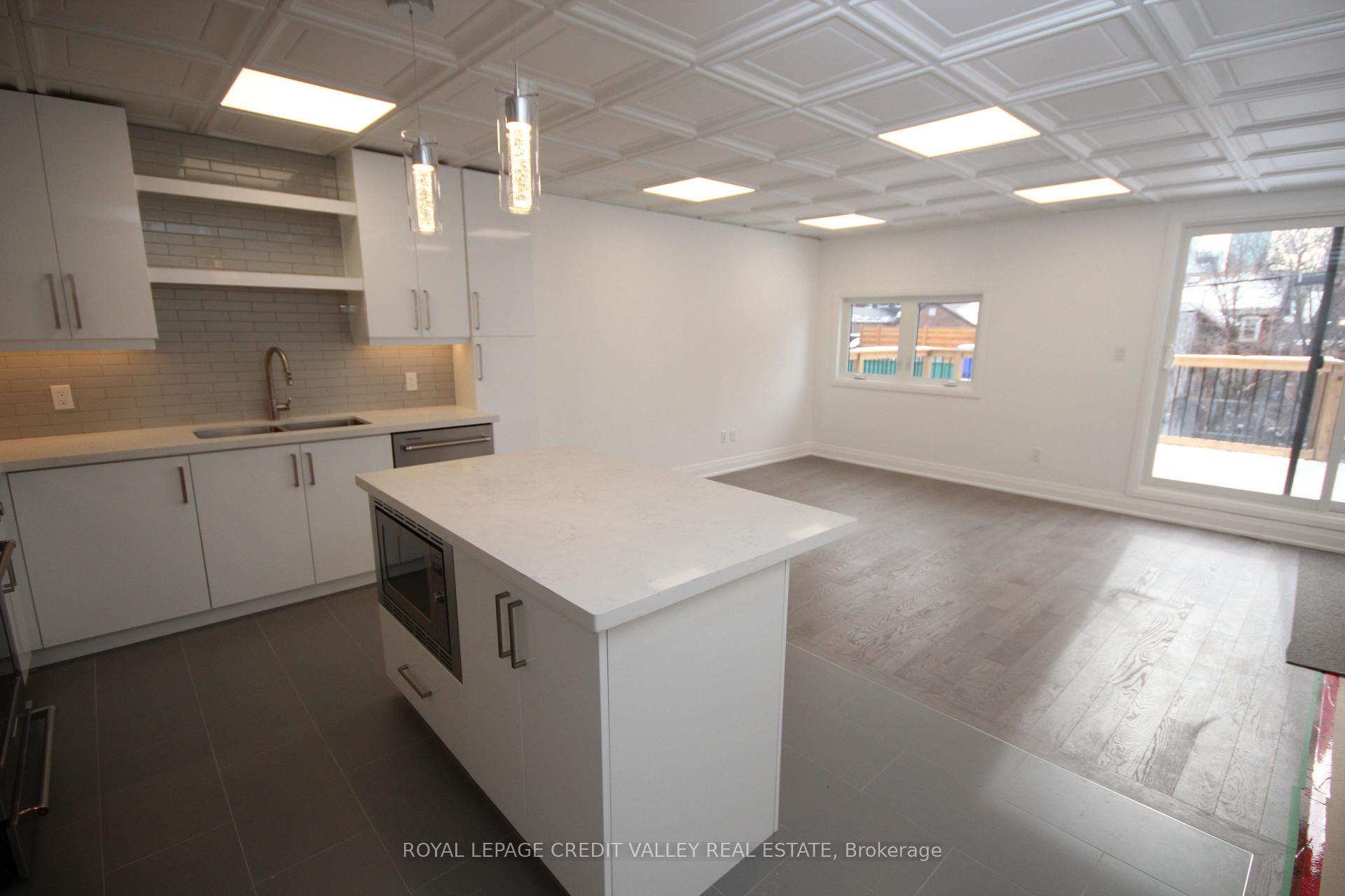 Photo 3 of Unit Upper, 31 Baldwin Street, Toronto, Kensington-Chinatown — HOMEH