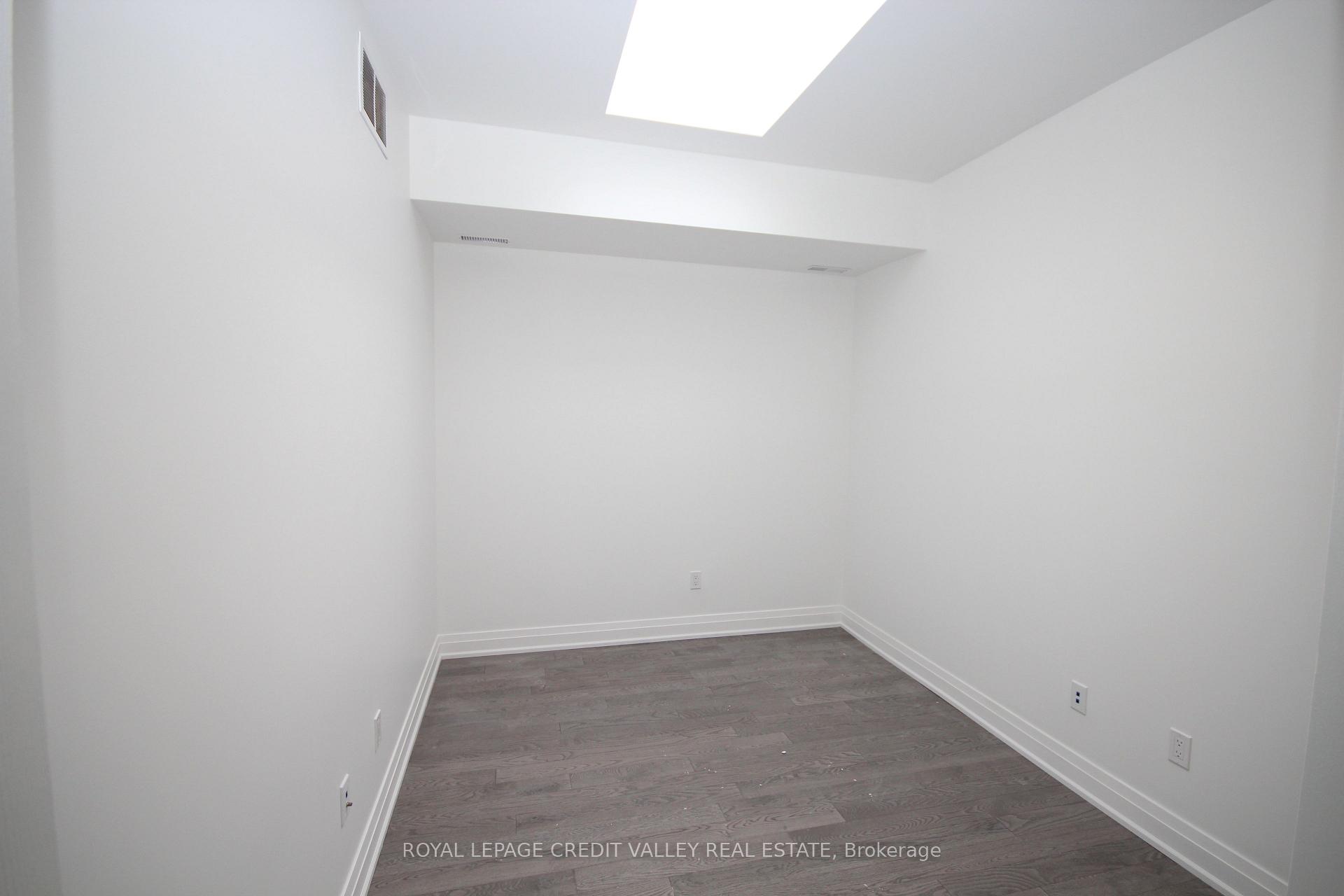 Photo 8 of Unit Upper, 31 Baldwin Street, Toronto, Kensington-Chinatown — HOMEH