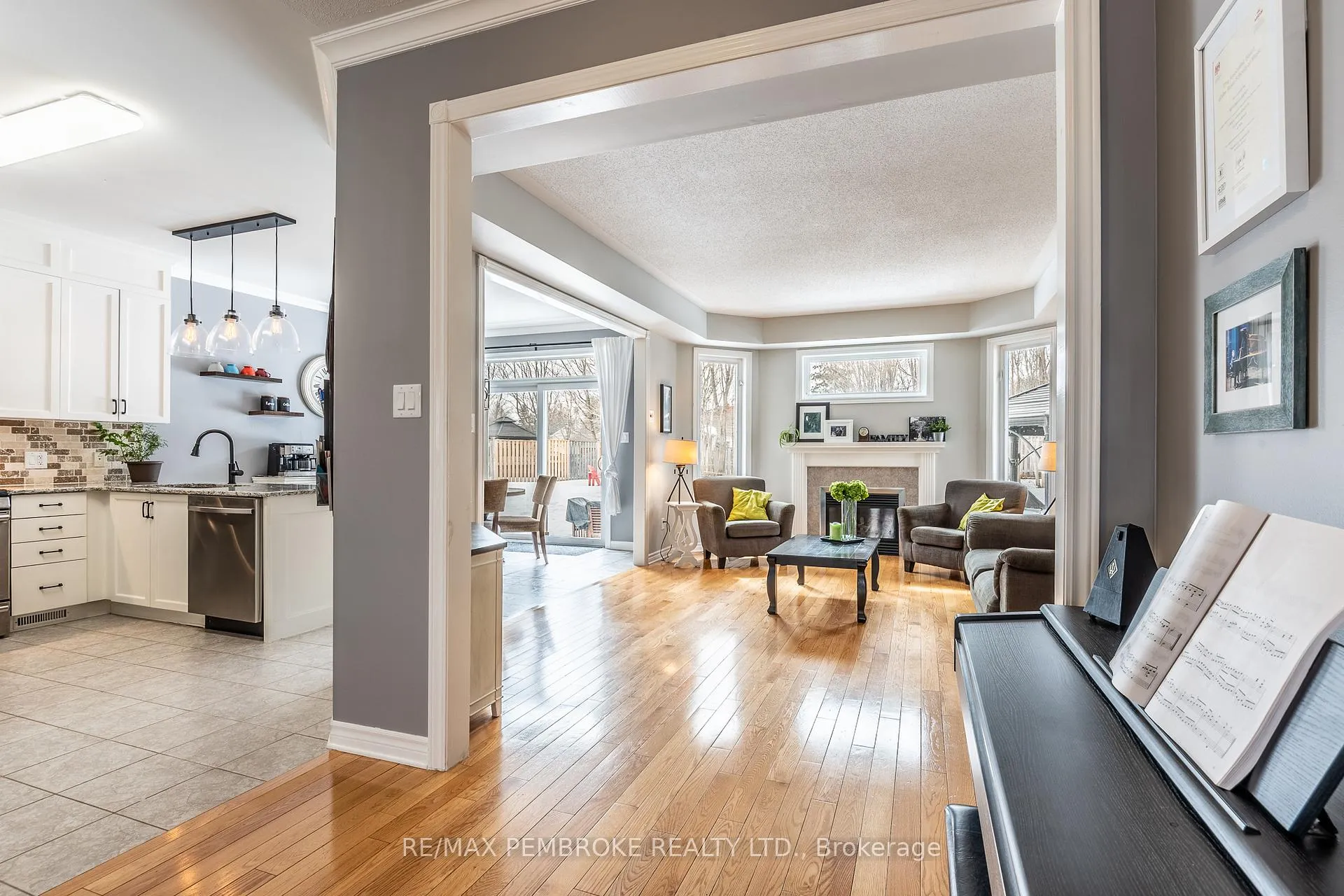 Photo 11 of 14 Bedard Boulevard, Petawawa — HOMEH