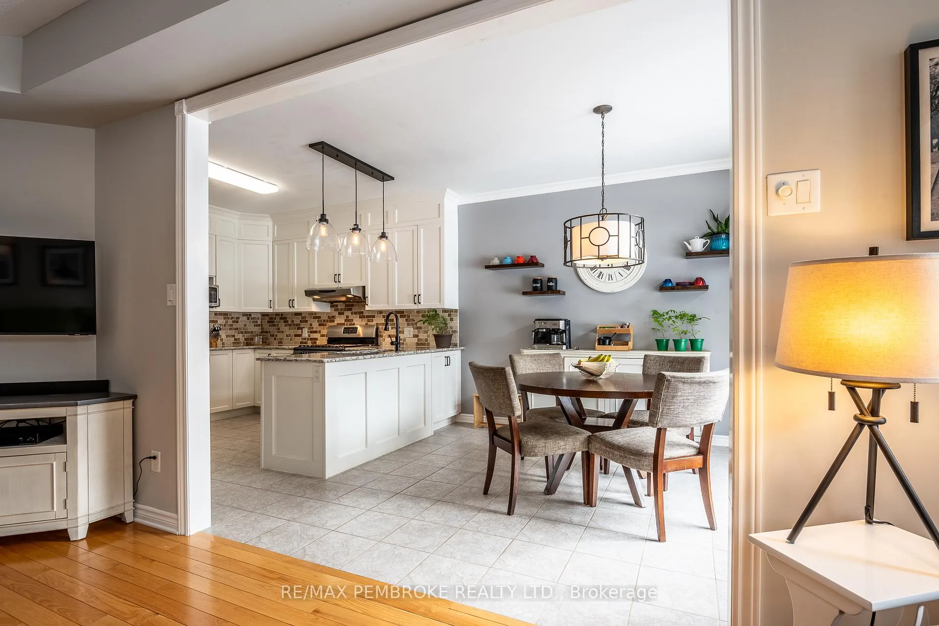 Photo 14 of 14 Bedard Boulevard, Petawawa — HOMEH