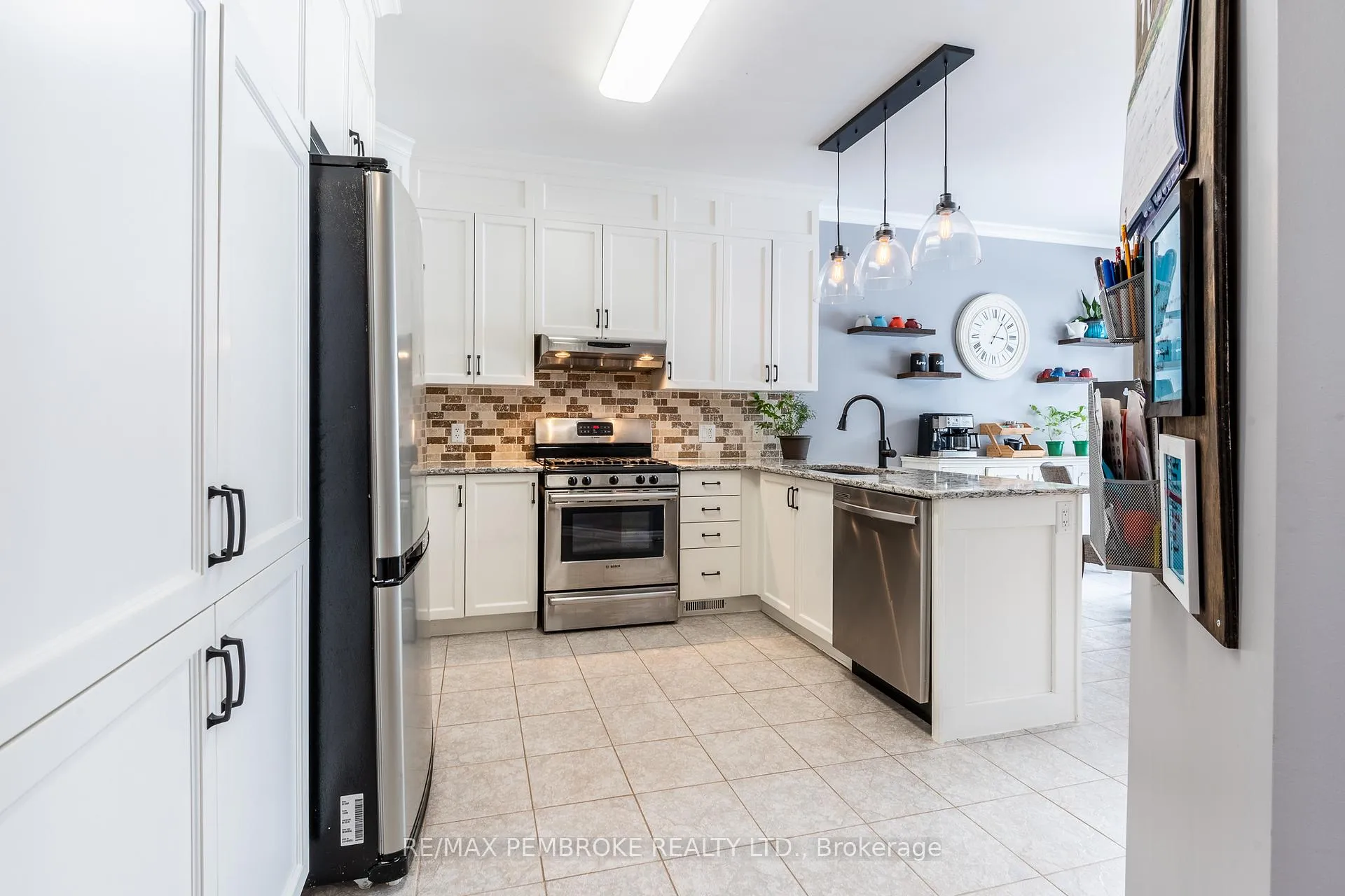 Photo 17 of 14 Bedard Boulevard, Petawawa — HOMEH