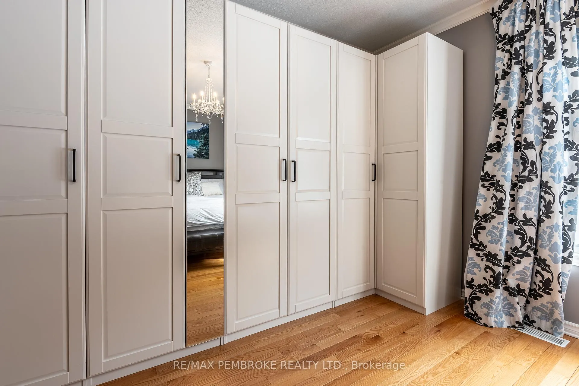 Photo 23 of 14 Bedard Boulevard, Petawawa — HOMEH
