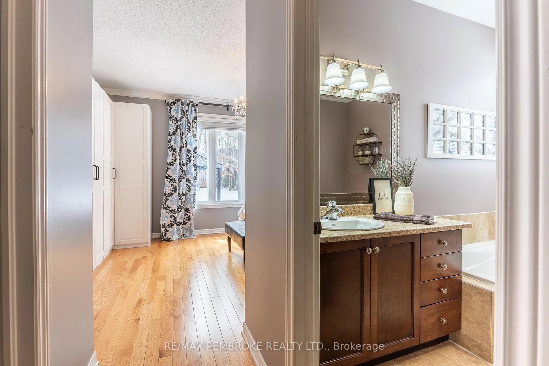 Photo 24 of 14 Bedard Boulevard, Petawawa — HOMEH