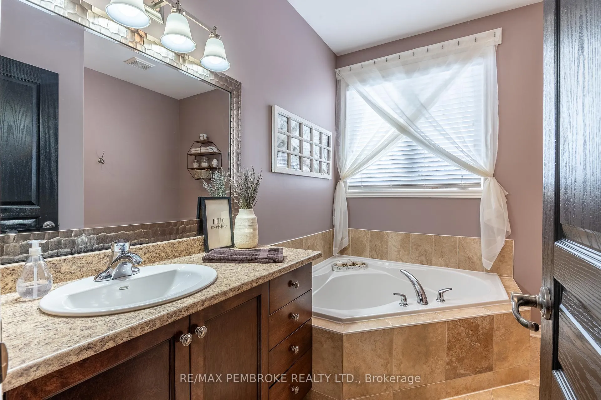 Photo 25 of 14 Bedard Boulevard, Petawawa — HOMEH