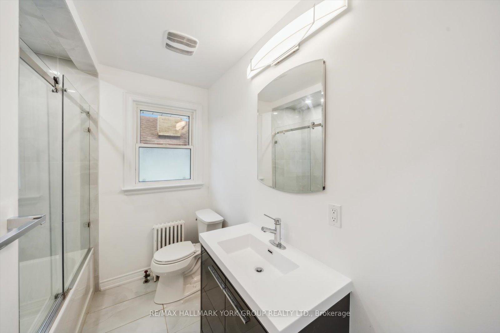 Photo 18 of 35 Winnipeg Road, Etobicoke, Kingsview Village-The Westway — HOMEH