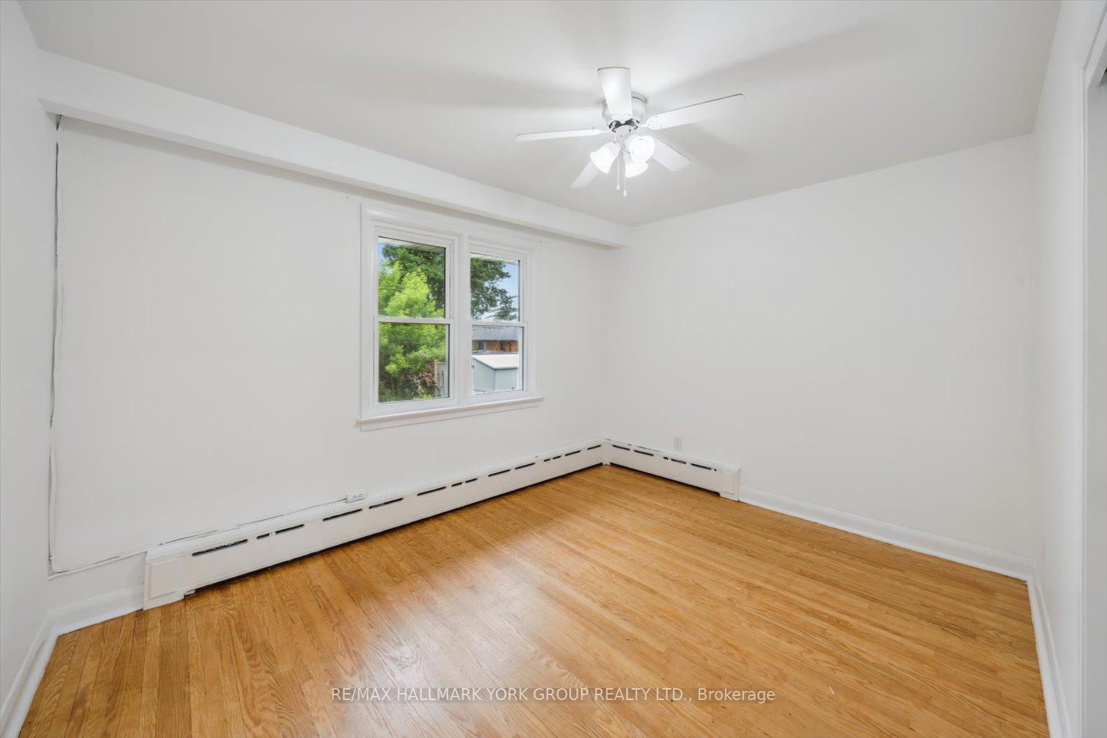 Photo 11 of 35 Winnipeg Road, Etobicoke, Kingsview Village-The Westway — HOMEH