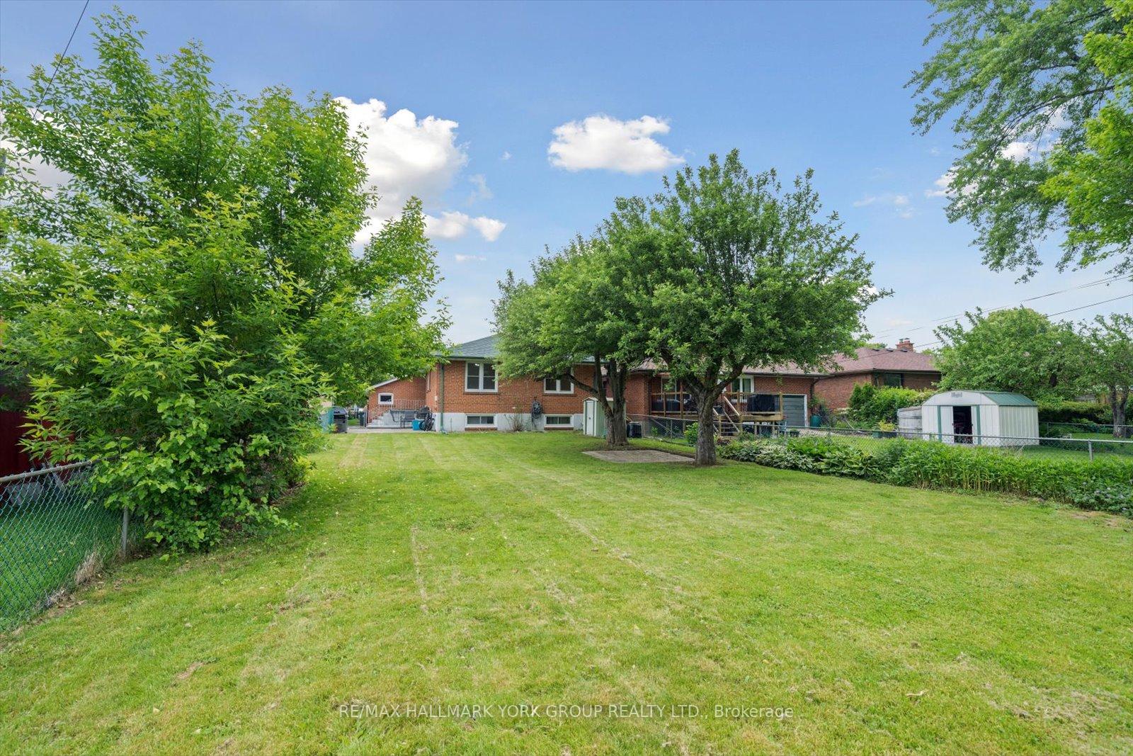 Photo 16 of 35 Winnipeg Road, Etobicoke, Kingsview Village-The Westway — HOMEH
