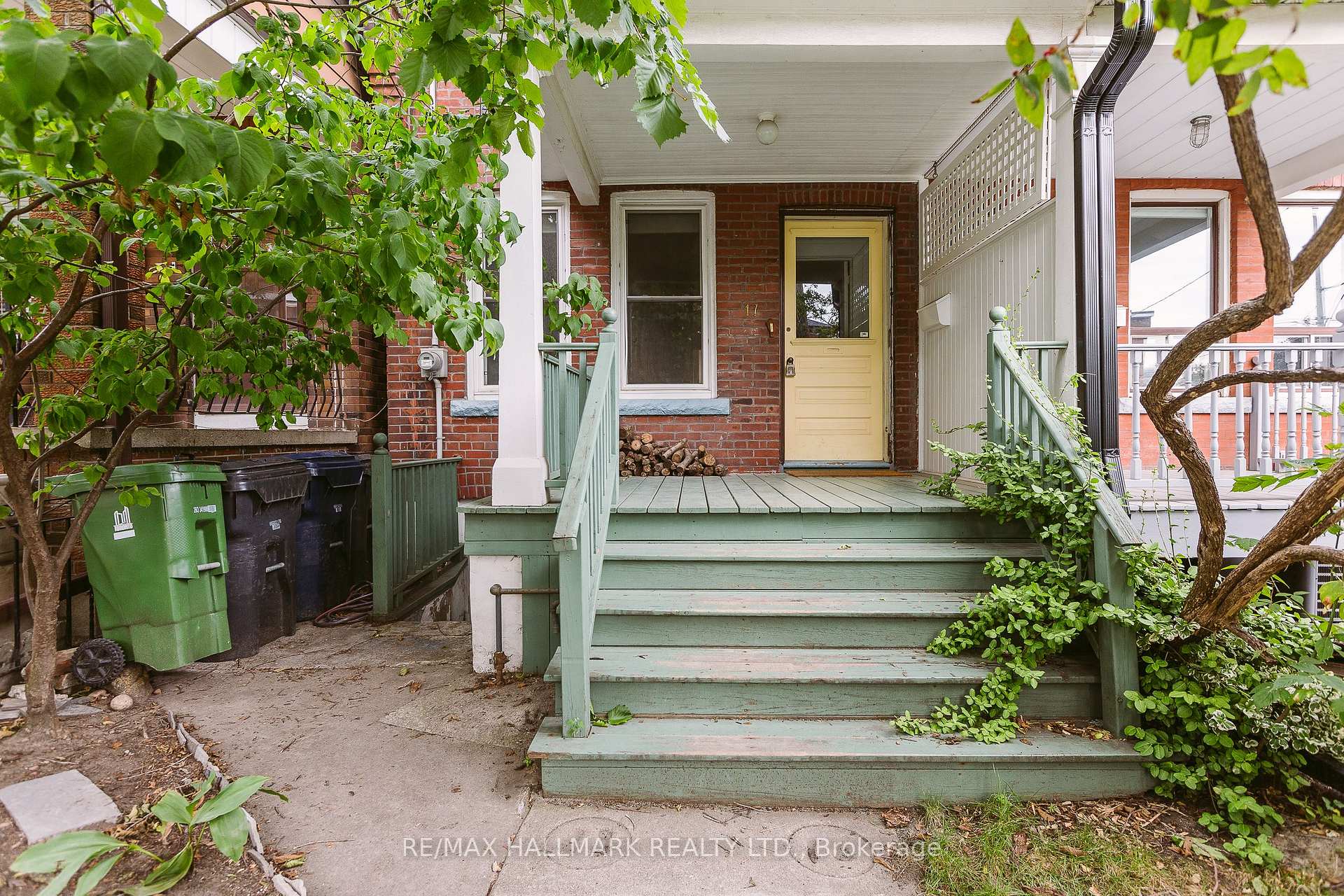 Photo 1 of 17 Grove Avenue, Toronto, Little Portugal — HOMEH