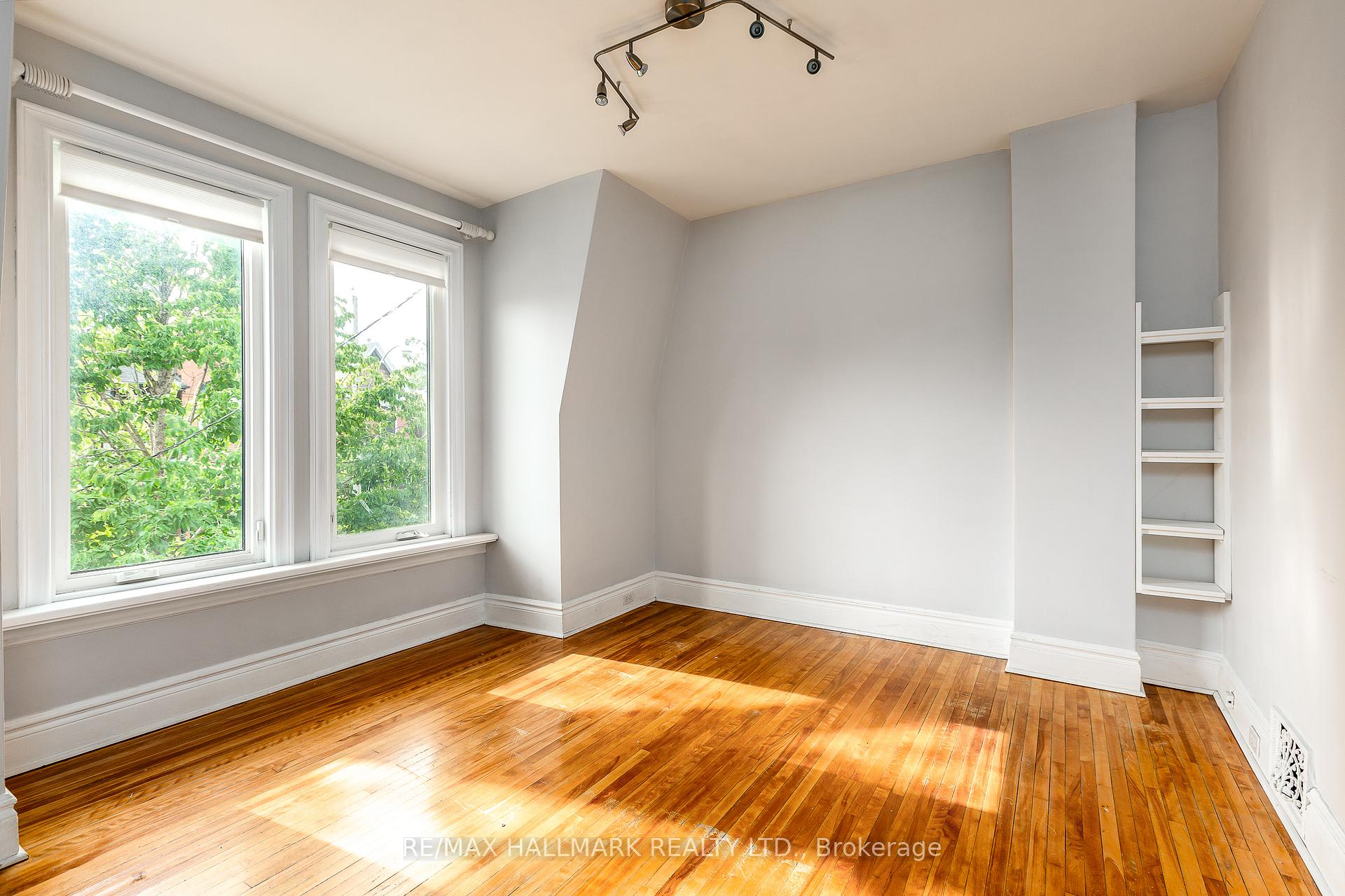 Photo 19 of 17 Grove Avenue, Toronto, Little Portugal — HOMEH
