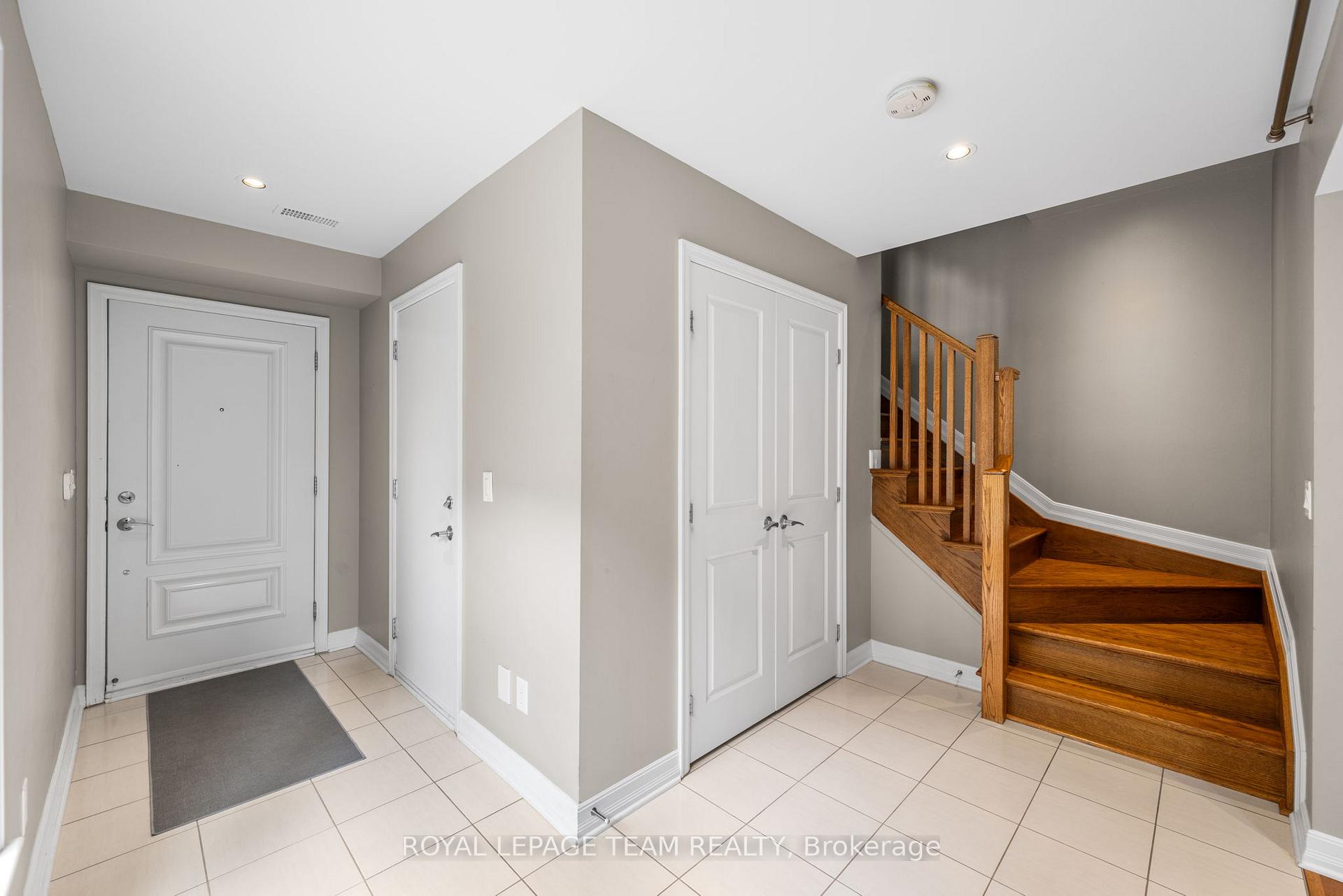 Photo 3 of 204 Dalkeith Private, Ottawa, Ottawa West — HOMEH