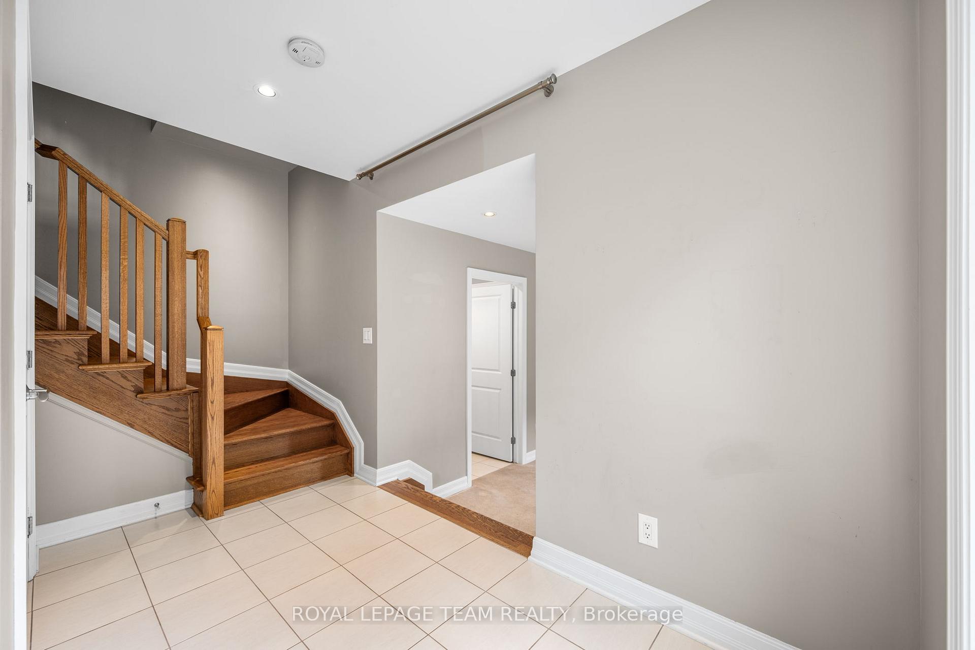 Photo 4 of 204 Dalkeith Private, Ottawa, Ottawa West — HOMEH