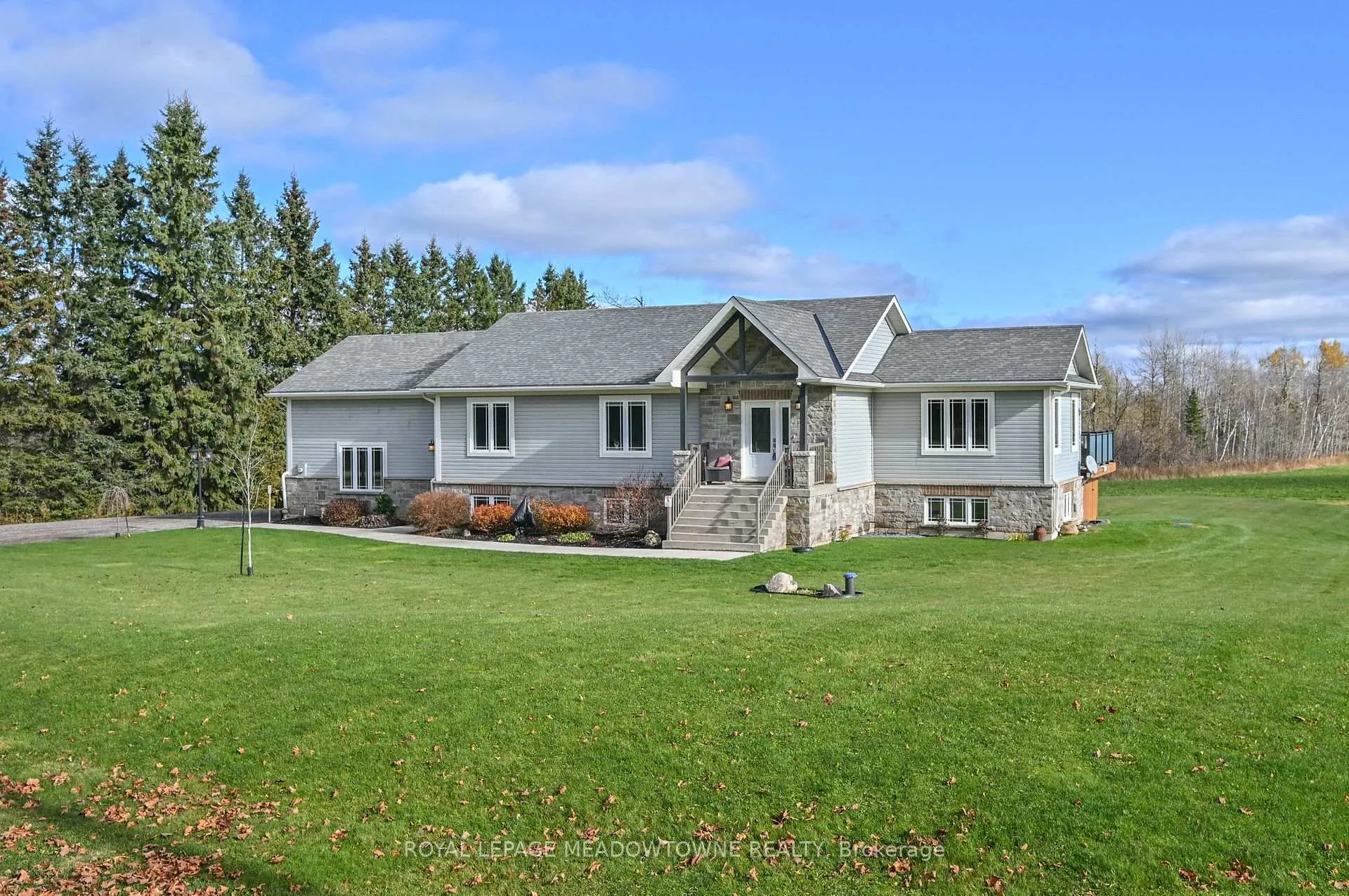 Photo 3 of 515199 2nd Line, Amaranth, Rural Amaranth — HOMEH