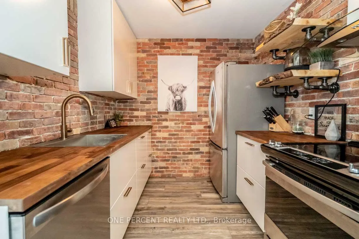 Photo 6 of Unit F11, 171 Edgehill Drive, Barrie, Letitia Heights — HOMEH
