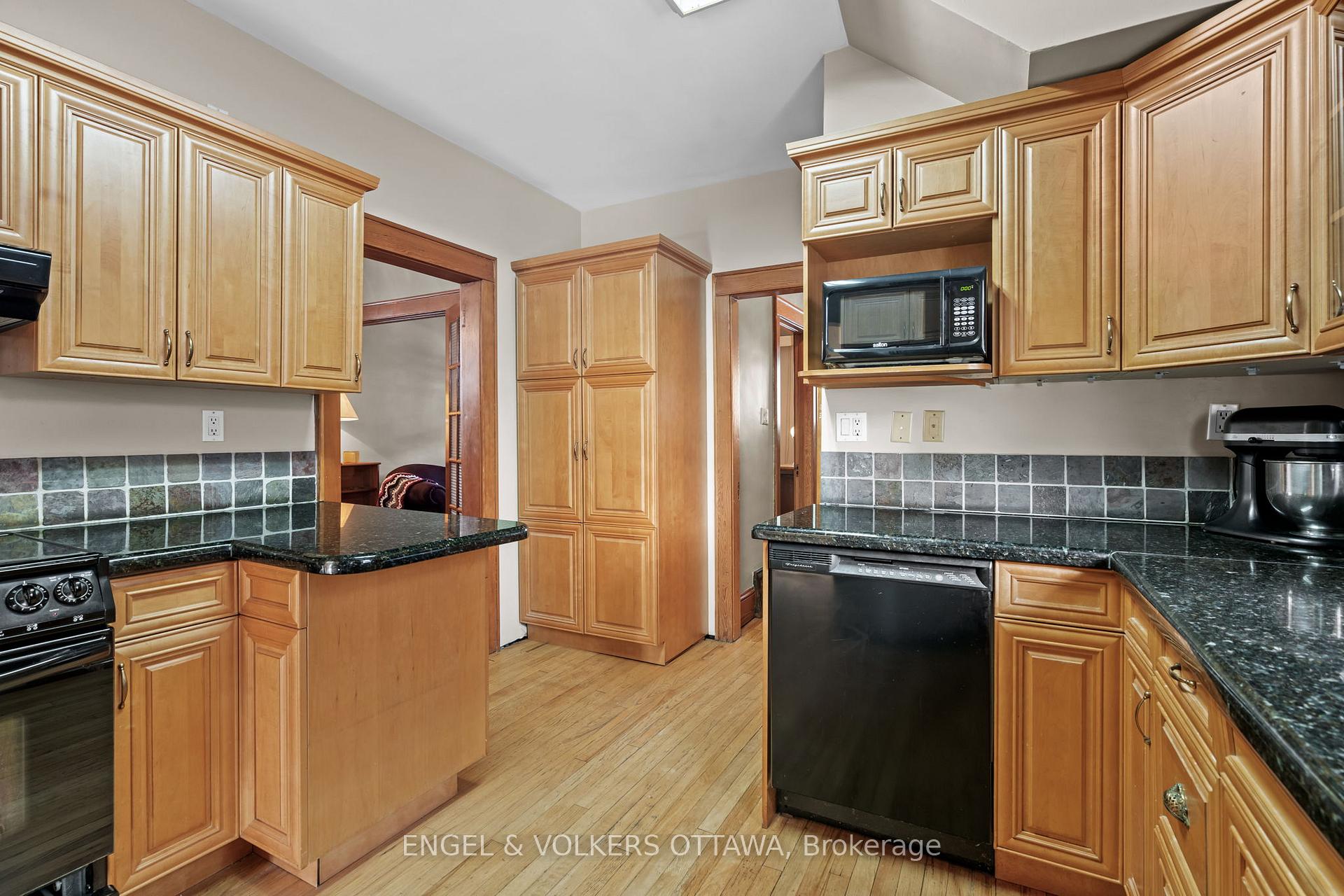 Photo 15 of 76 Huron Avenue N, Ottawa, Ottawa West — HOMEH
