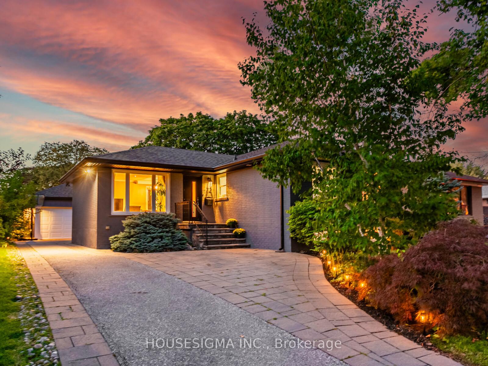 Photo 2 of 72 Ludstone Drive, Etobicoke, Willowridge-Martingrove-Richview — HOMEH
