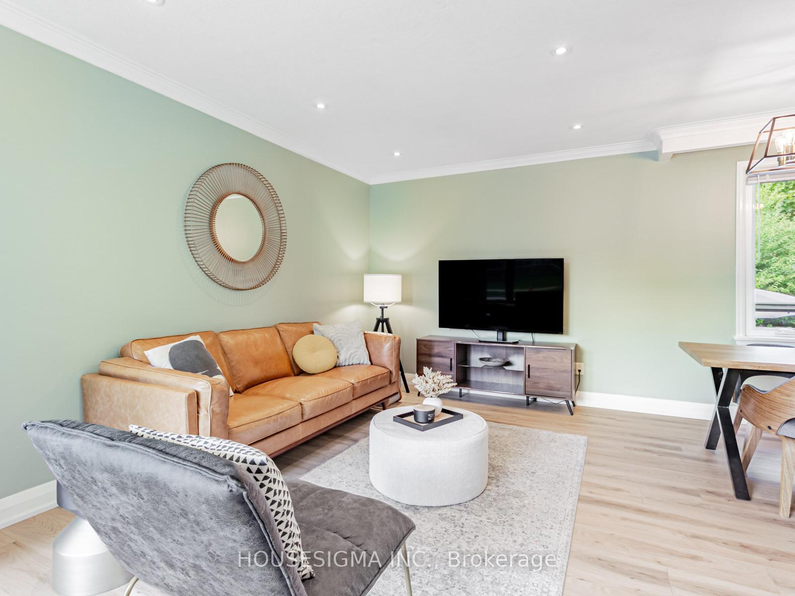 Photo 4 of 72 Ludstone Drive, Etobicoke, Willowridge-Martingrove-Richview — HOMEH
