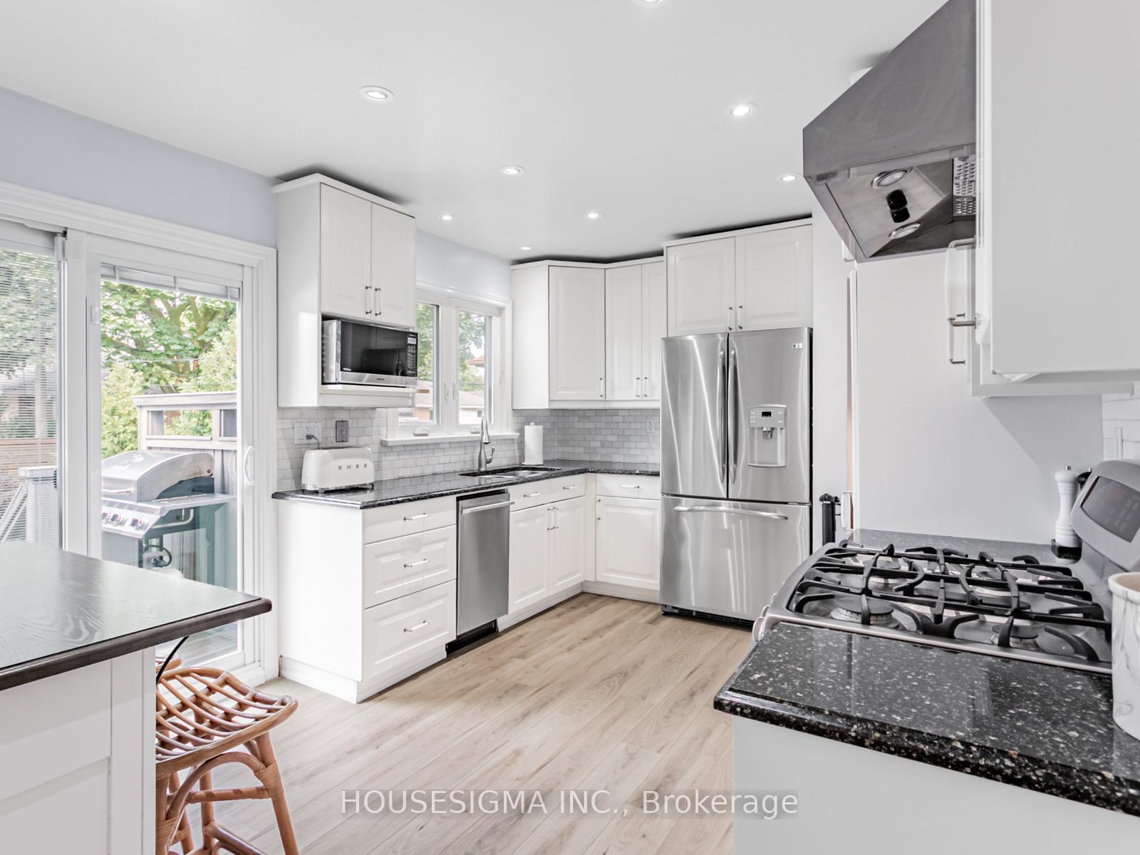 Photo 12 of 72 Ludstone Drive, Etobicoke, Willowridge-Martingrove-Richview — HOMEH