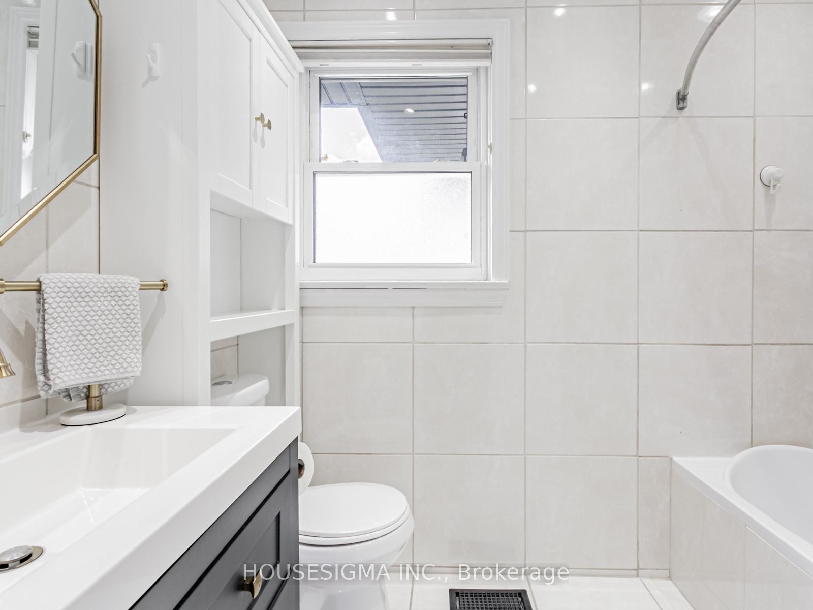 Photo 17 of 72 Ludstone Drive, Etobicoke, Willowridge-Martingrove-Richview — HOMEH