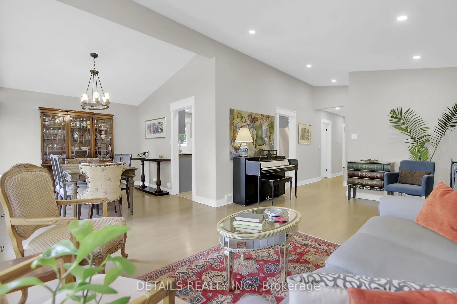 Photo 17 of 10 Aberfeldy Street, Ottawa, Arbeatha Park — HOMEH