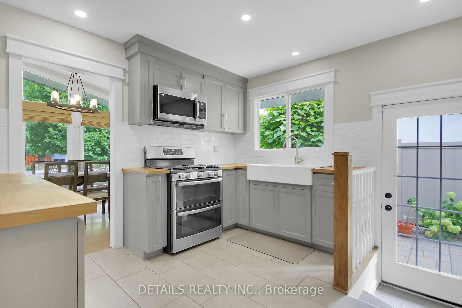 Photo 36 of 10 Aberfeldy Street, Ottawa, Arbeatha Park — HOMEH