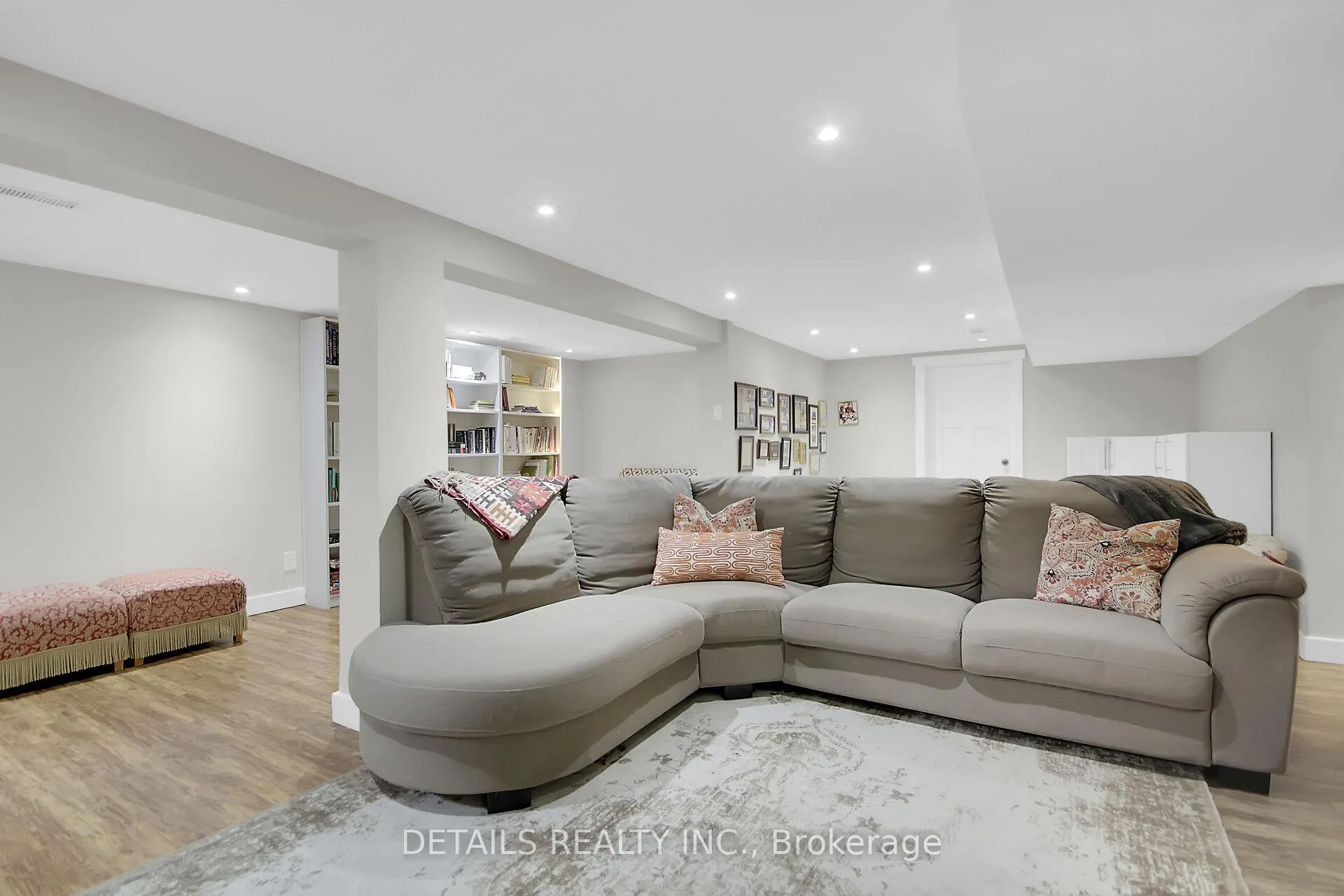 Photo 63 of 10 Aberfeldy Street, Ottawa, Arbeatha Park — HOMEH