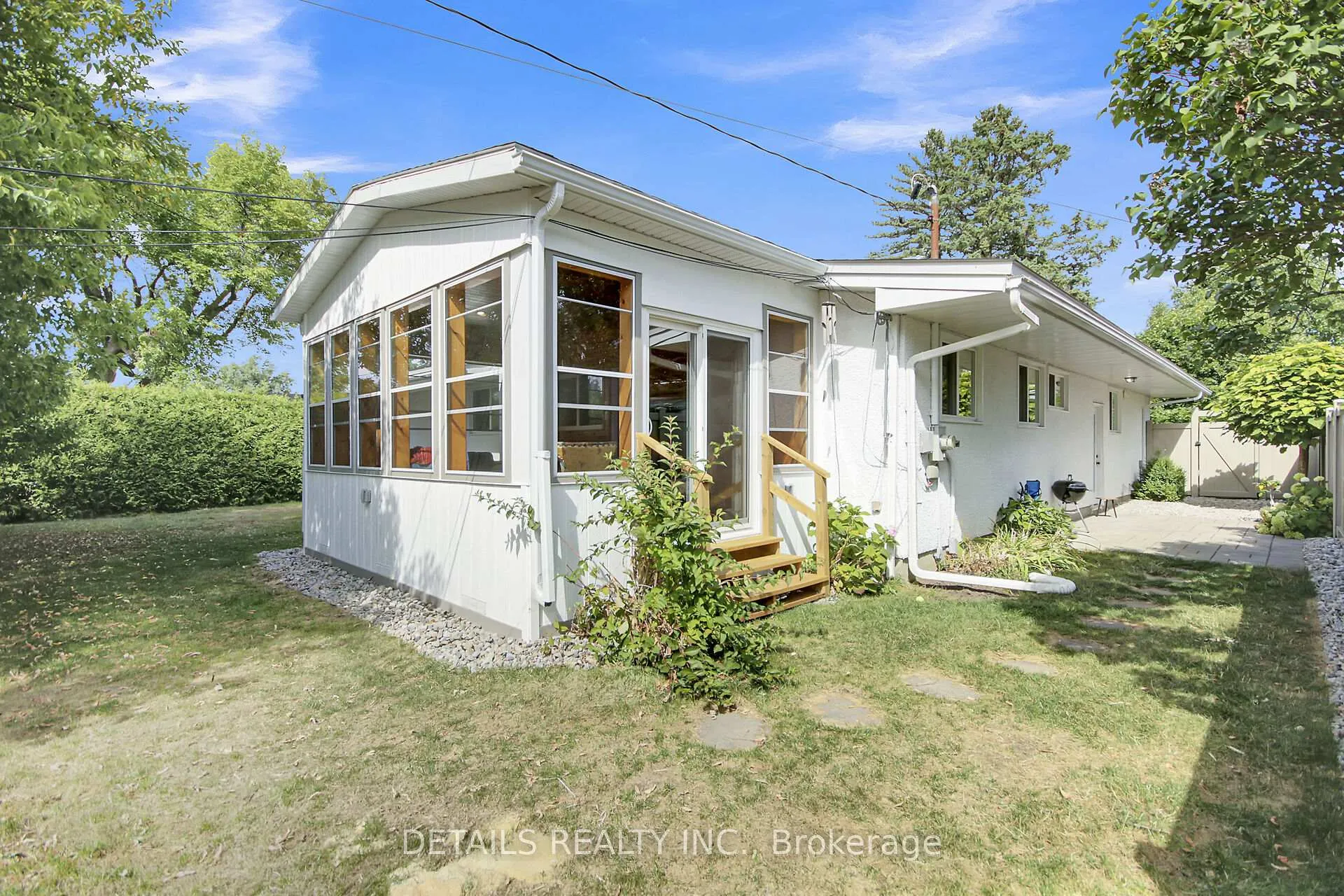 Photo 111 of 10 Aberfeldy Street, Ottawa, Arbeatha Park — HOMEH