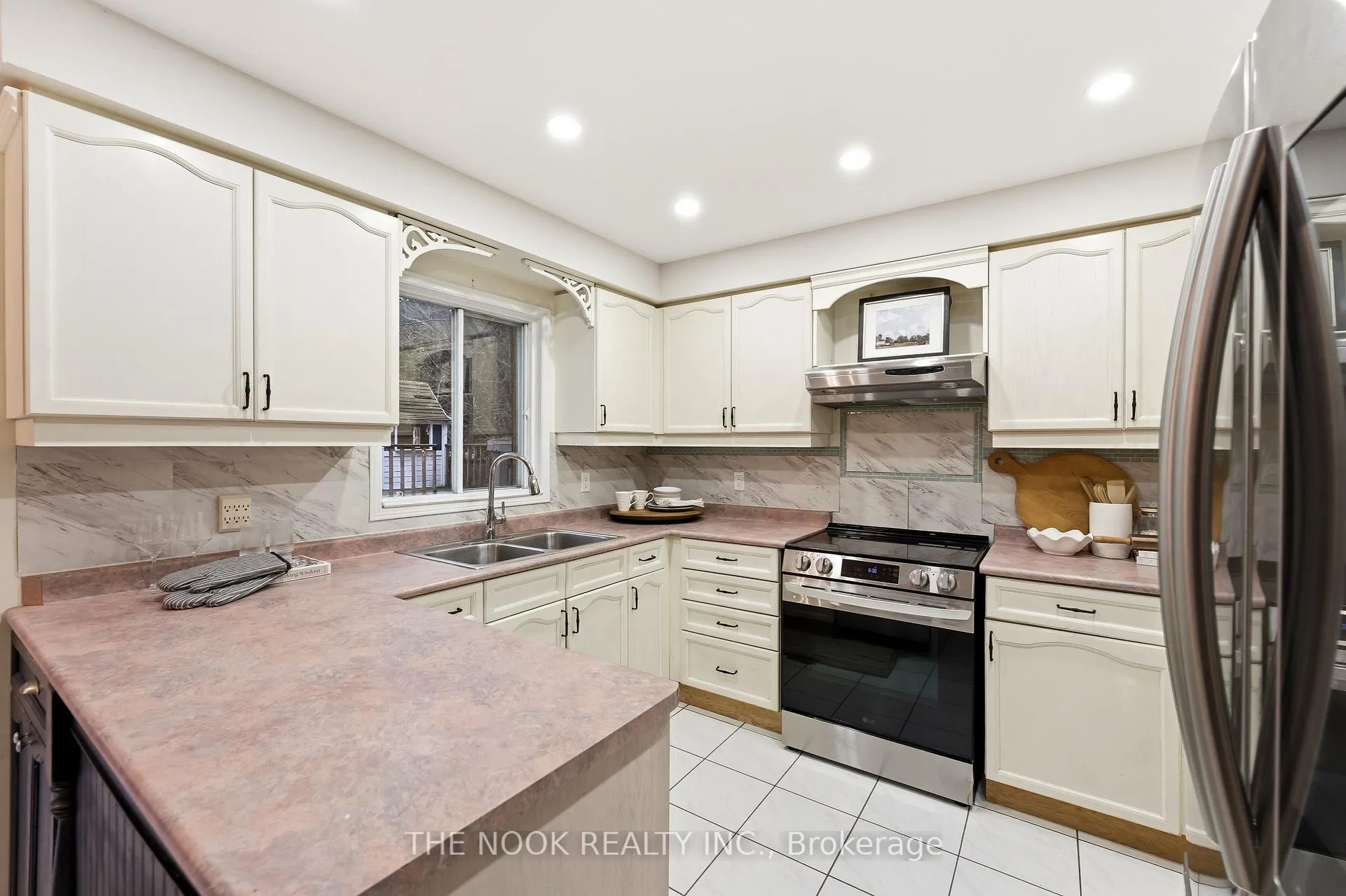 Photo 19 of 1565 Oakburn Street, Pickering, Highbush — HOMEH