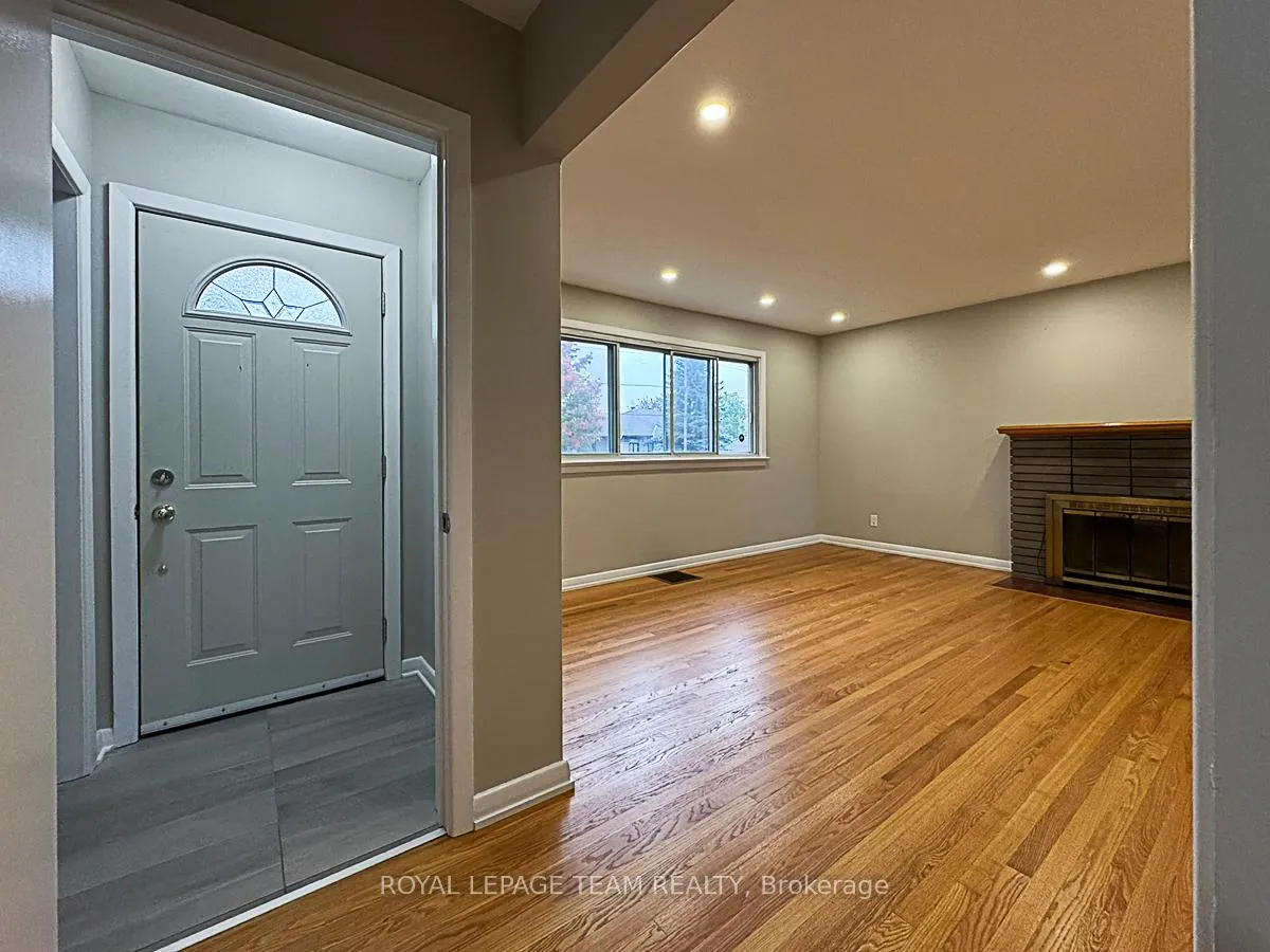 Photo 19 of 70 Crownhill Street, Ottawa, Cardinal Heights — HOMEH