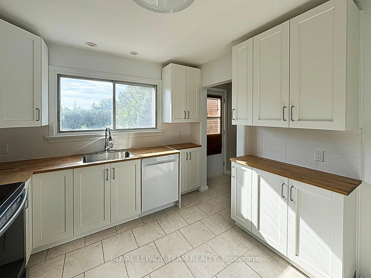 Photo 31 of 70 Crownhill Street, Ottawa, Cardinal Heights — HOMEH