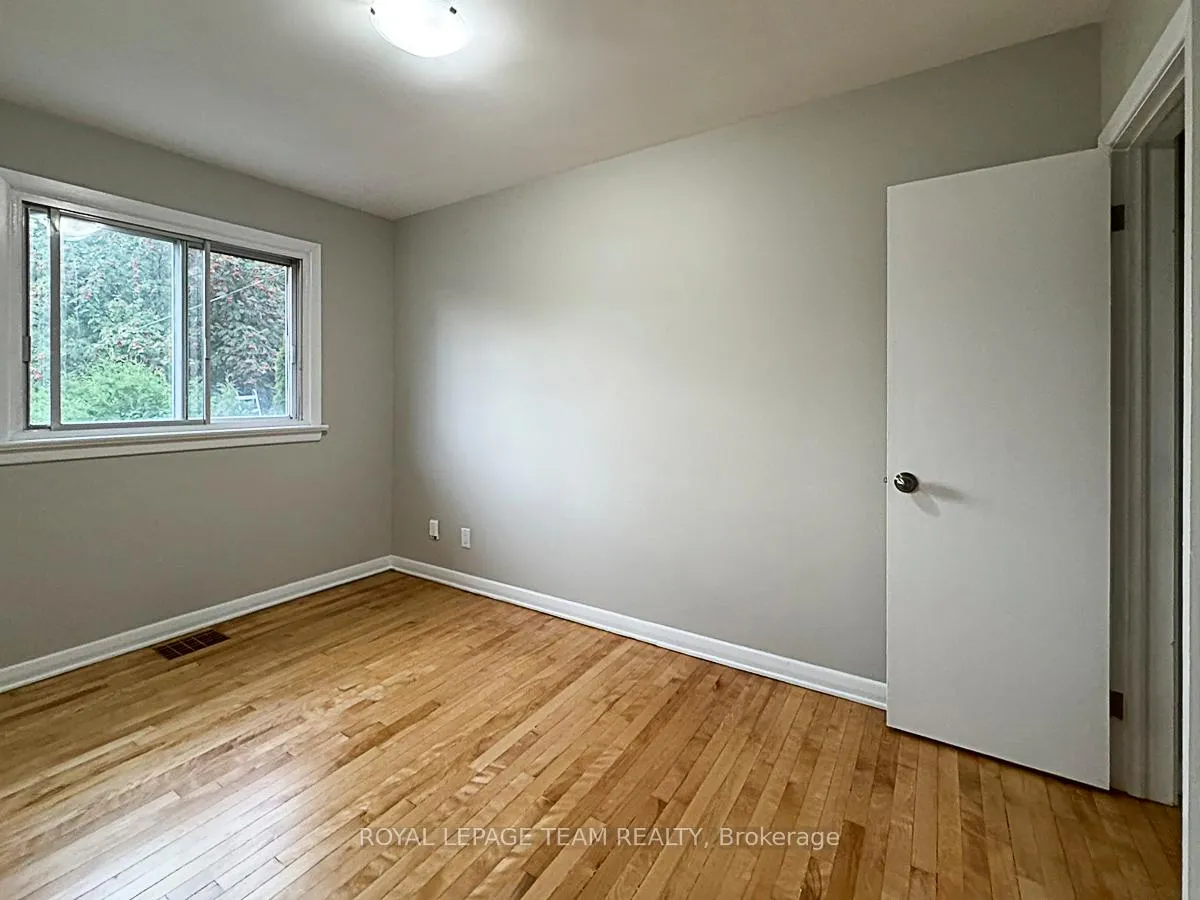 Photo 43 of 70 Crownhill Street, Ottawa, Cardinal Heights — HOMEH