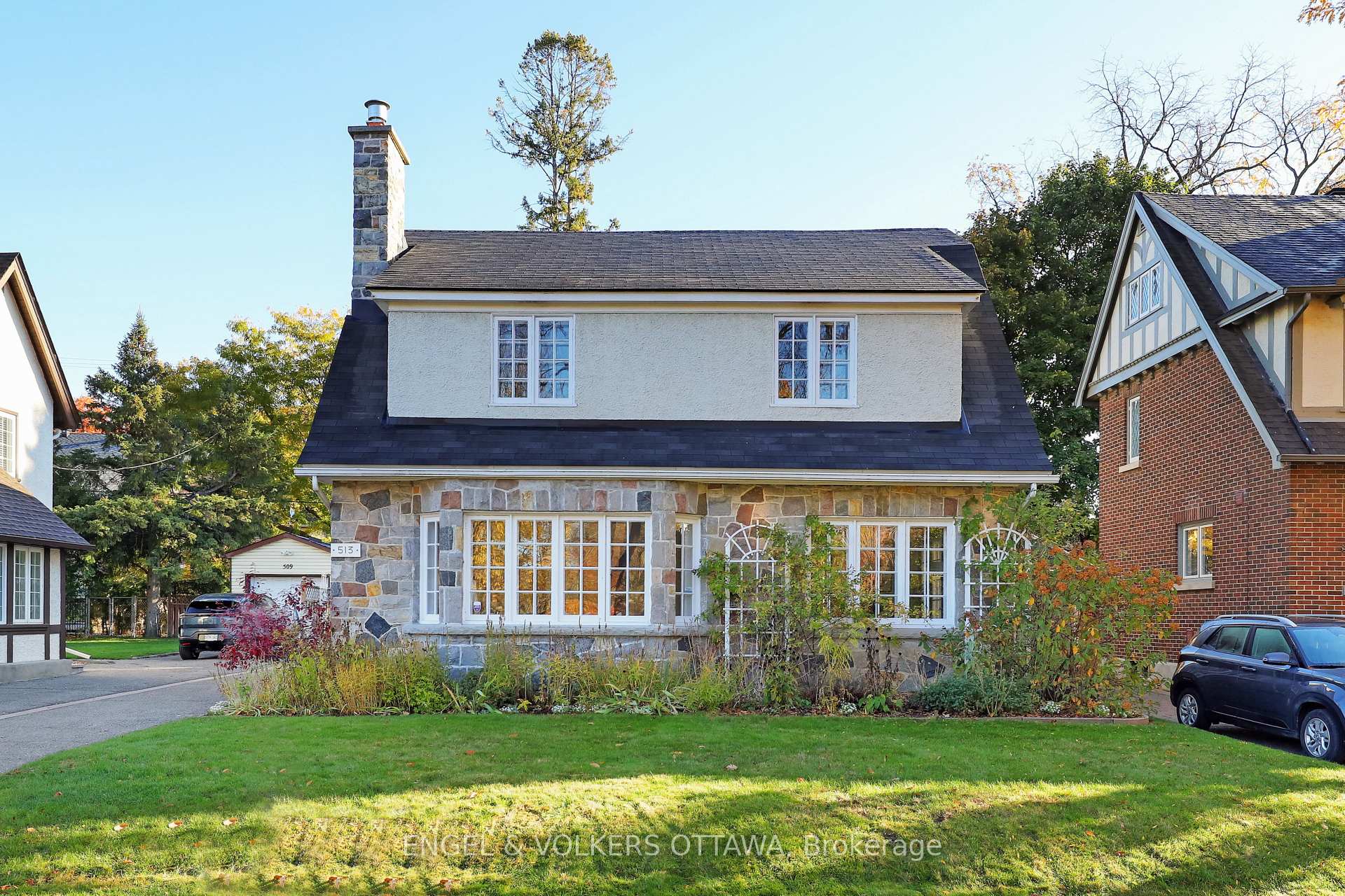Front of 513 Island Park Drive S
