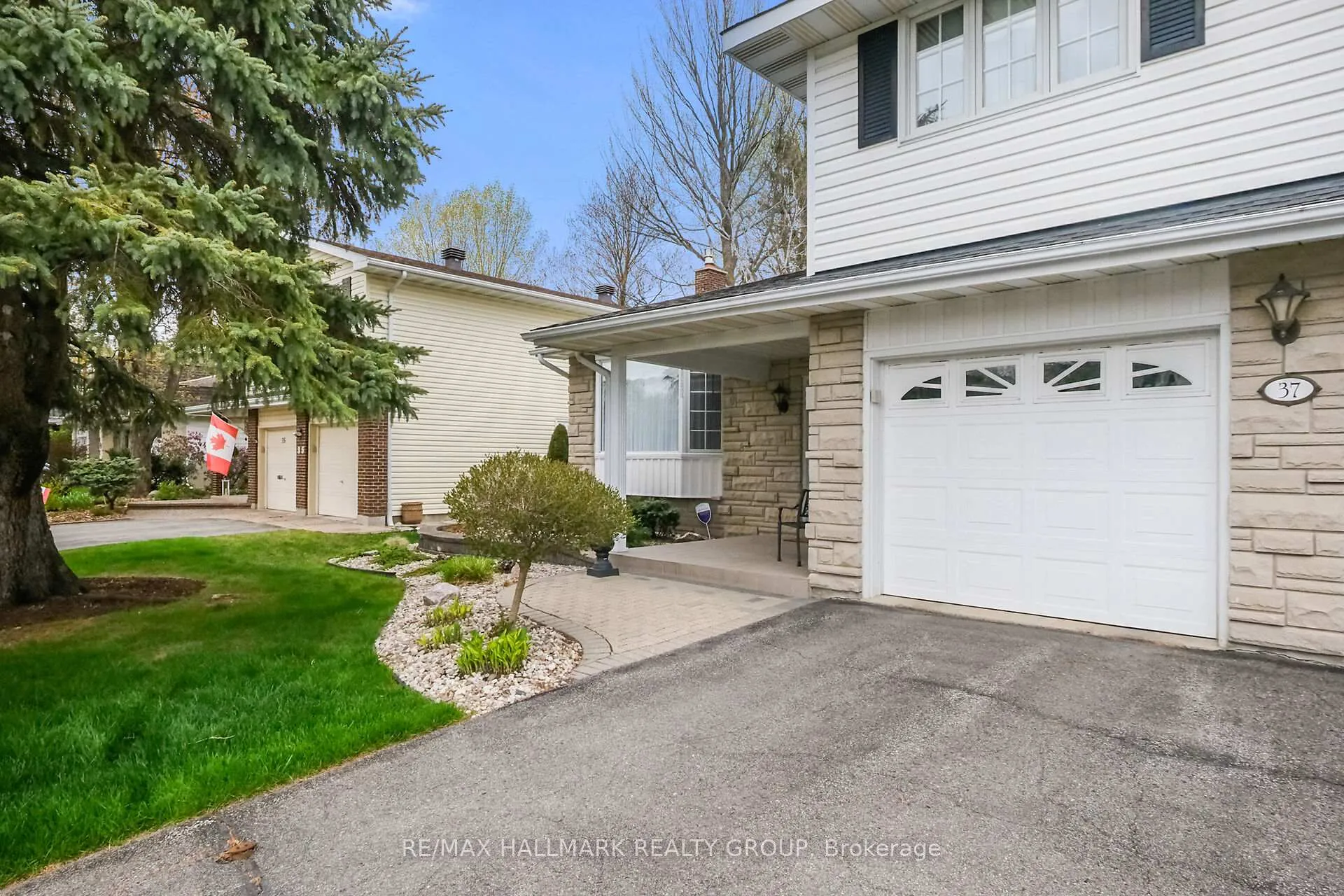 Photo 10 of 37 Wedgewood Crescent, Ottawa, Blackburn Hamlet — HOMEH