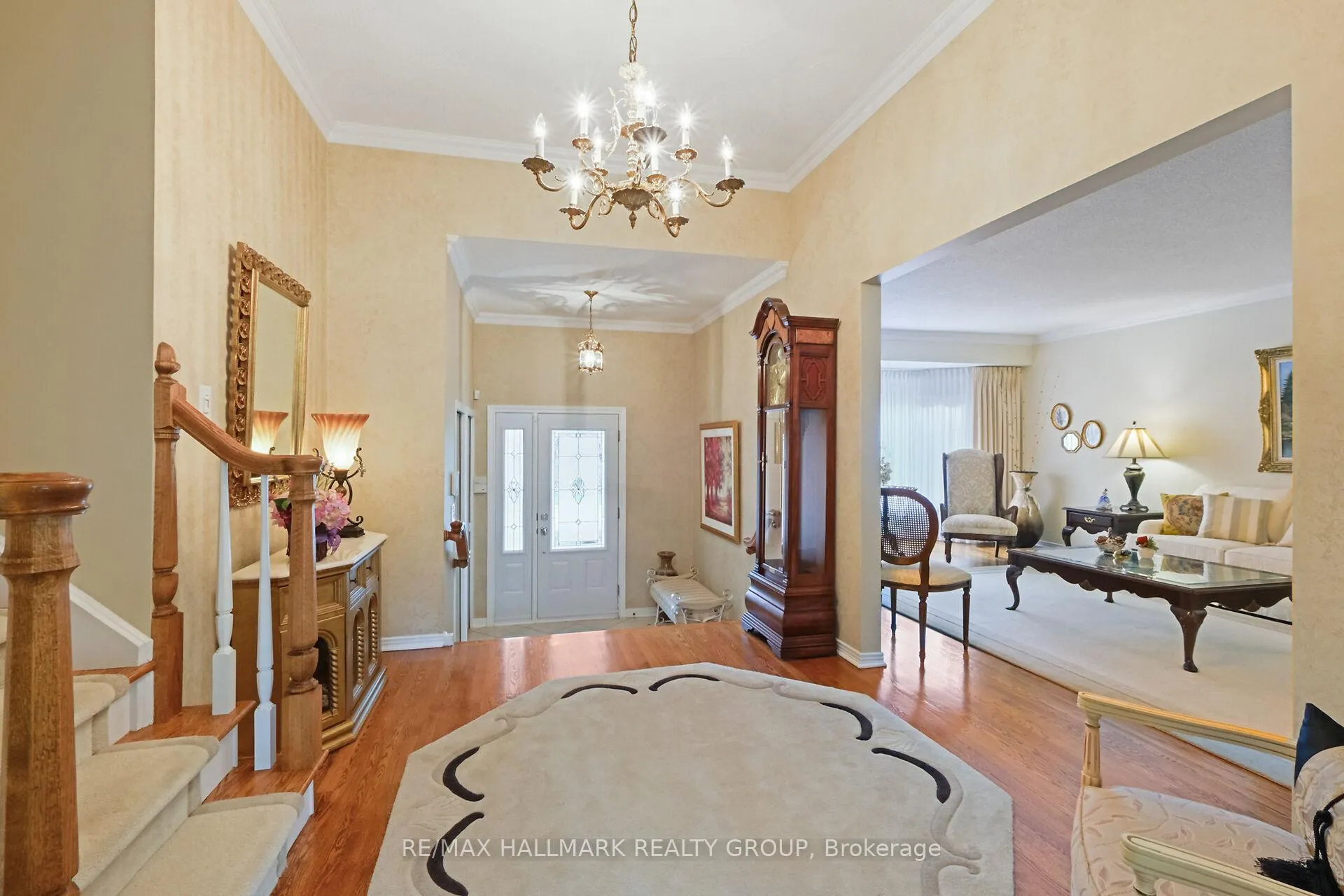 Photo 17 of 37 Wedgewood Crescent, Ottawa, Blackburn Hamlet — HOMEH