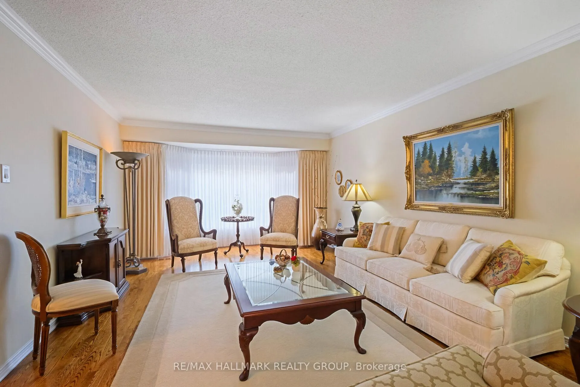 Photo 22 of 37 Wedgewood Crescent, Ottawa, Blackburn Hamlet — HOMEH