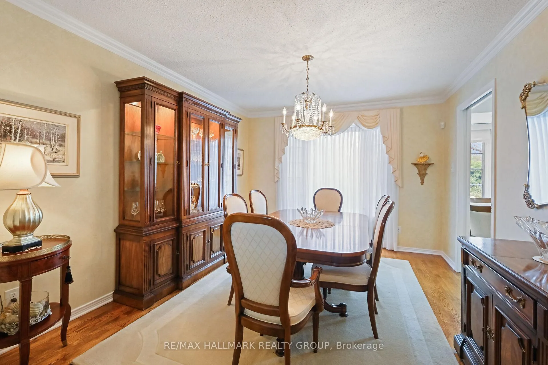 Photo 25 of 37 Wedgewood Crescent, Ottawa, Blackburn Hamlet — HOMEH